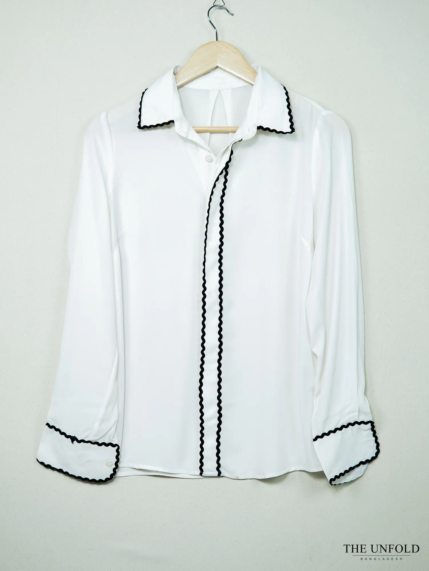 White Ric-Rac Trimmed Long-Sleeve Shirt