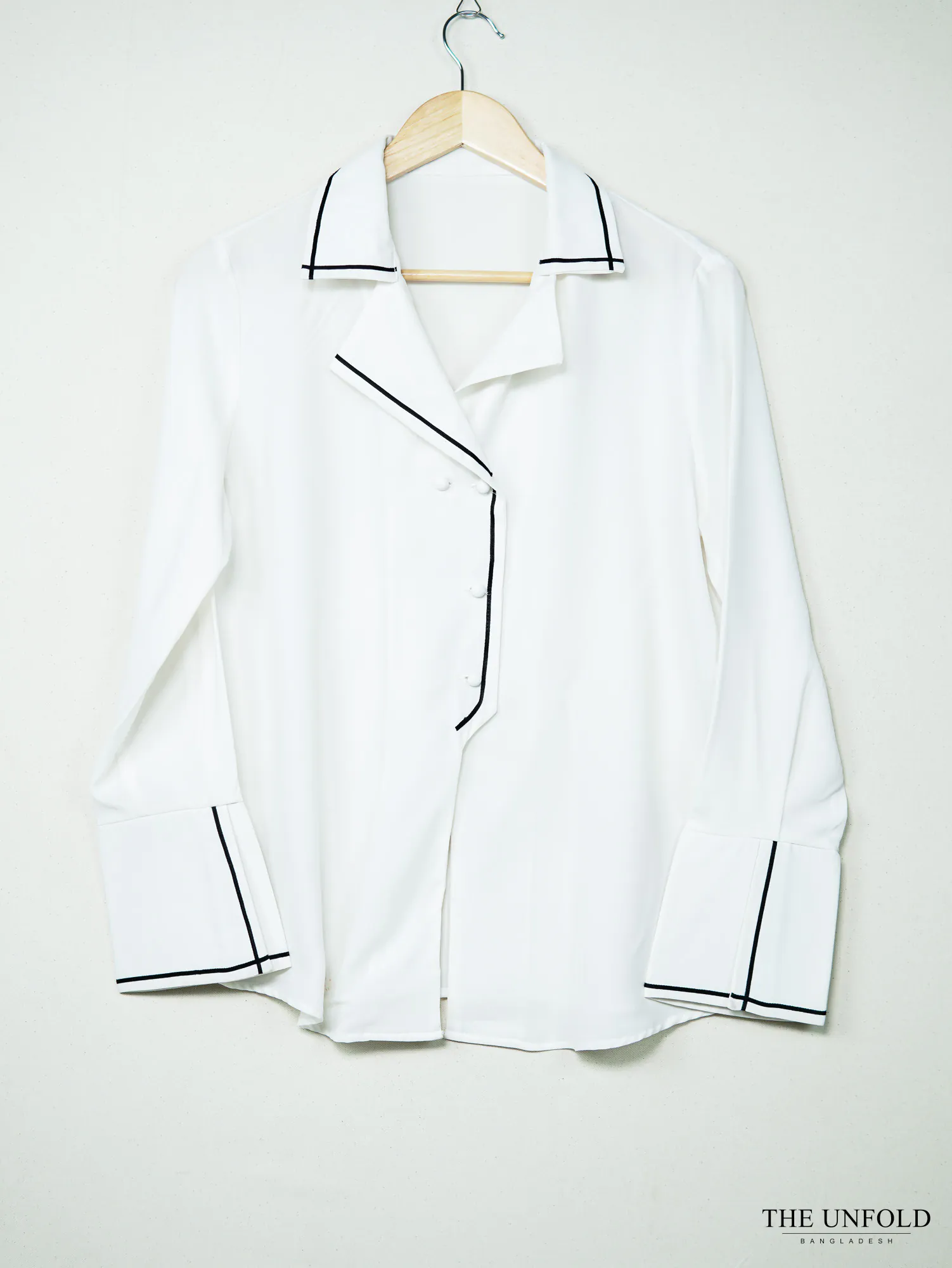 Minimalist Contrast Trim Asymmetric Button Shirt