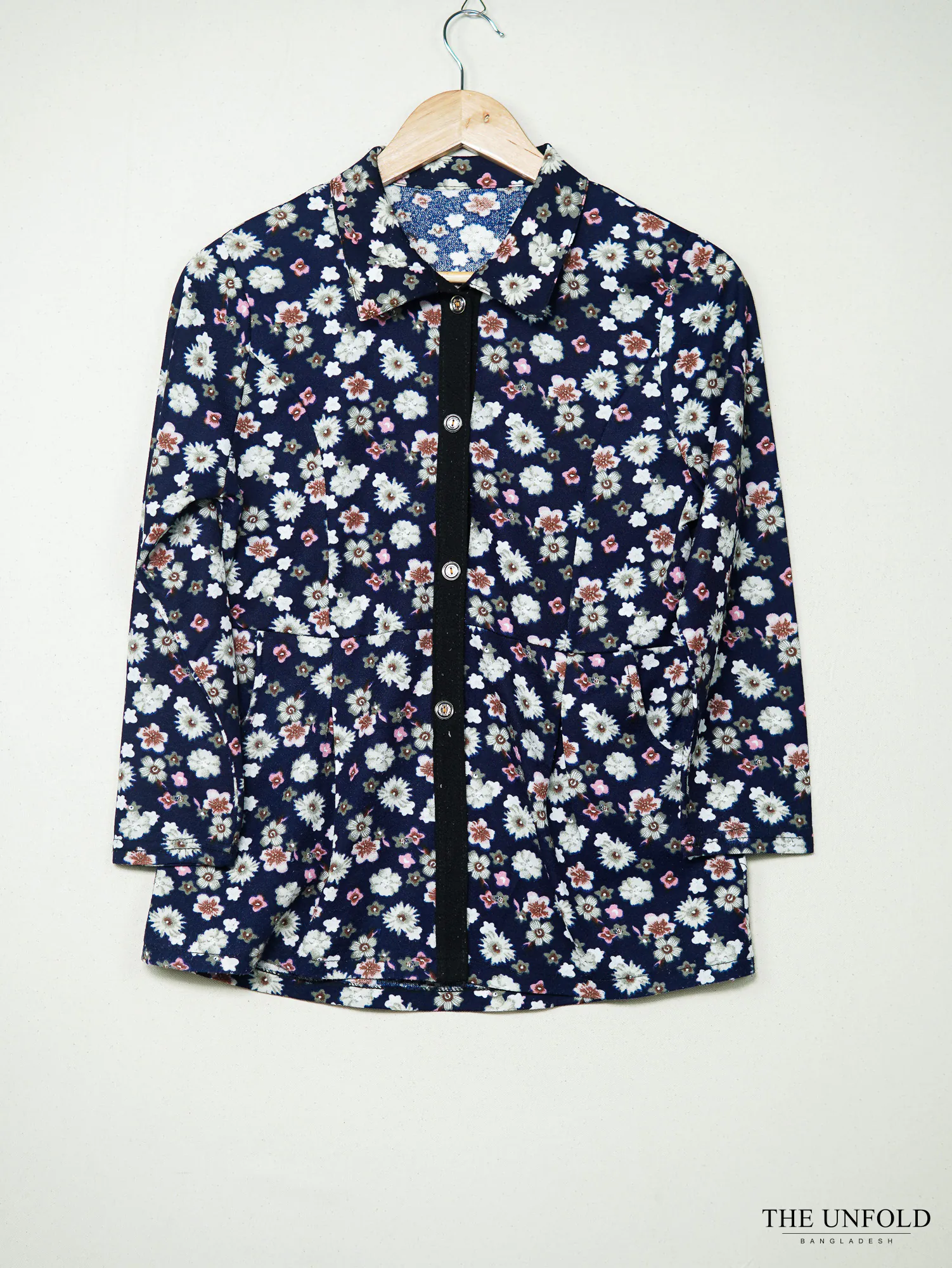 Navy Blue Daisy Floral Long-Sleeve Shirt