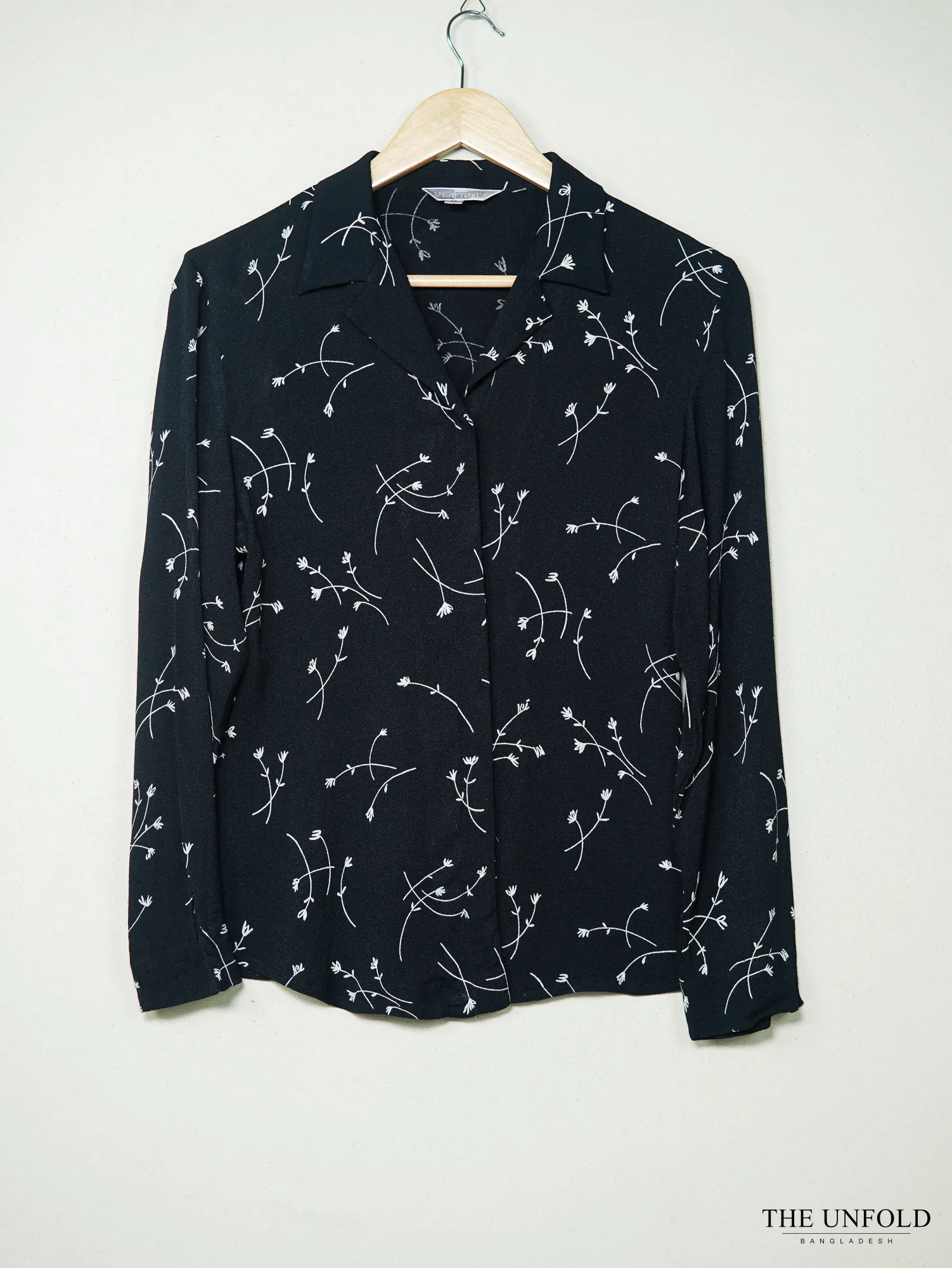 Black Minimalist Botanical Print Button-Down Shirt