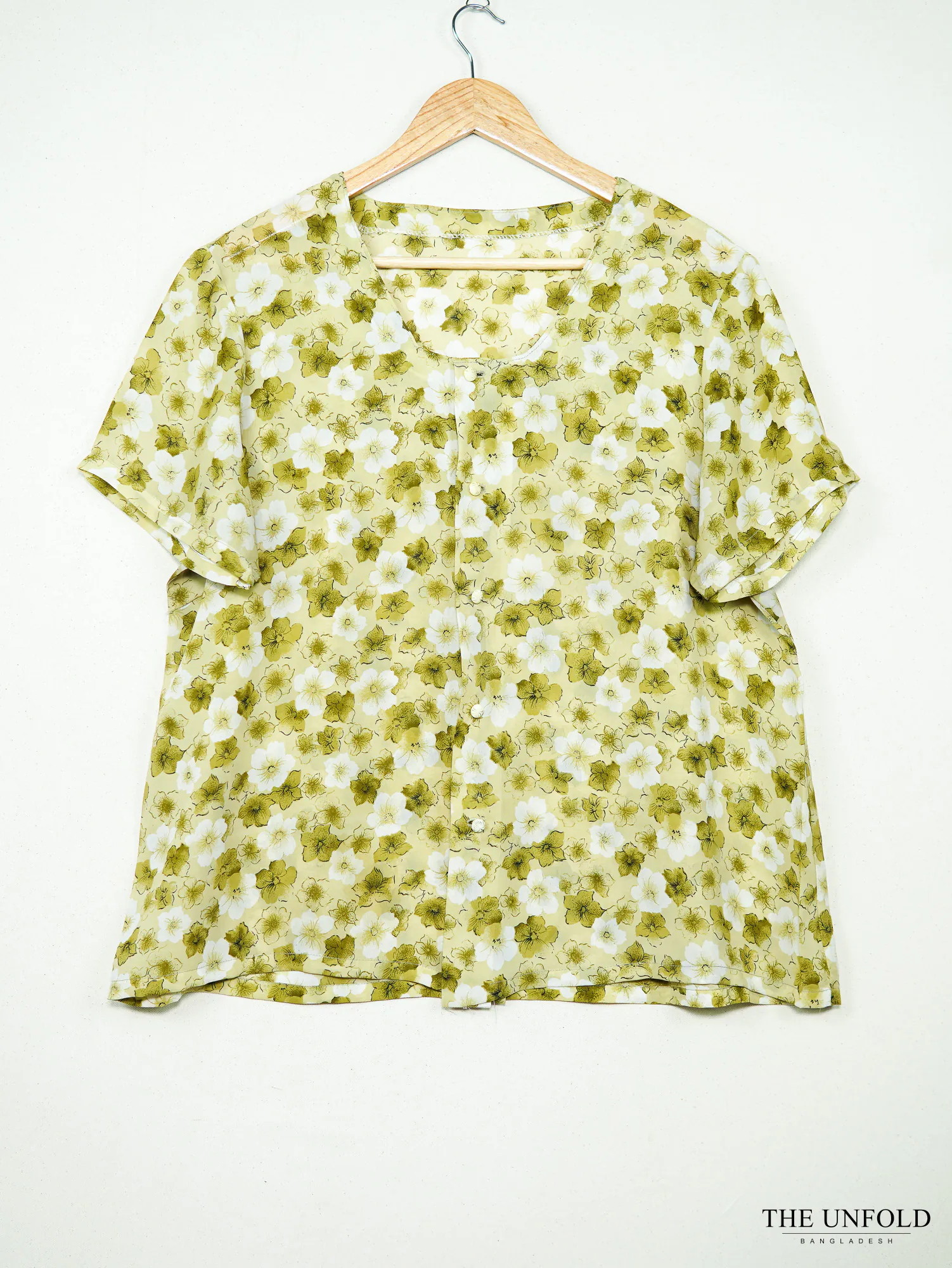 Women's Light Green Floral Button-Front Shirt