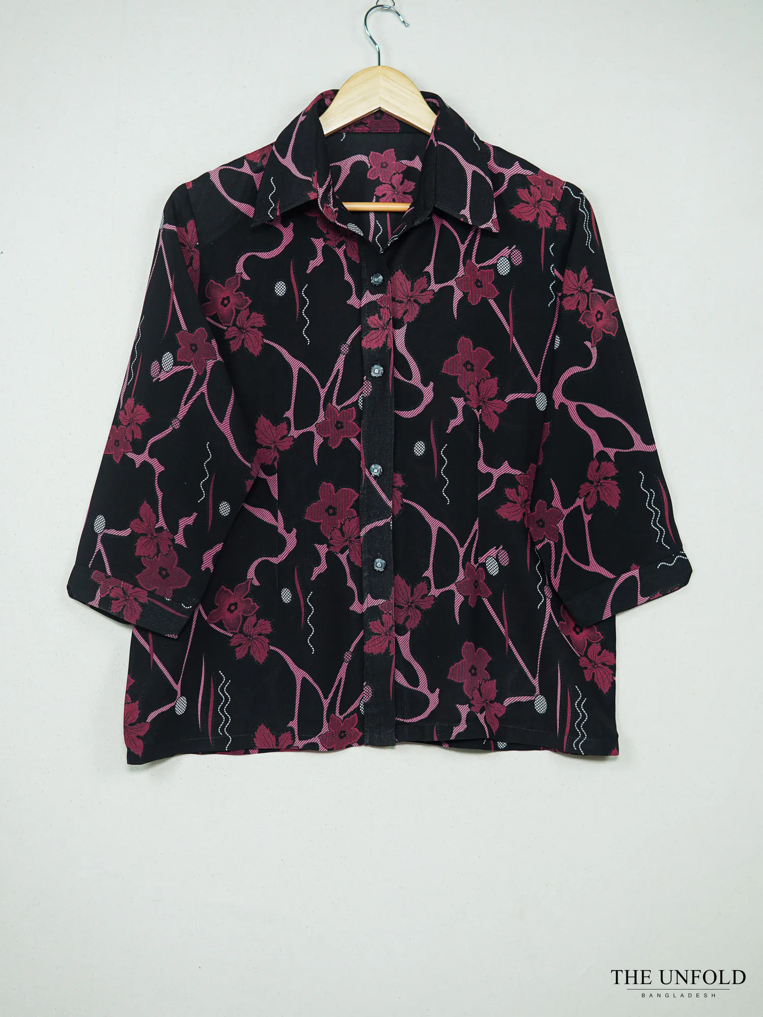 Women's Black and Magenta Floral Collared Button-Front Shirt