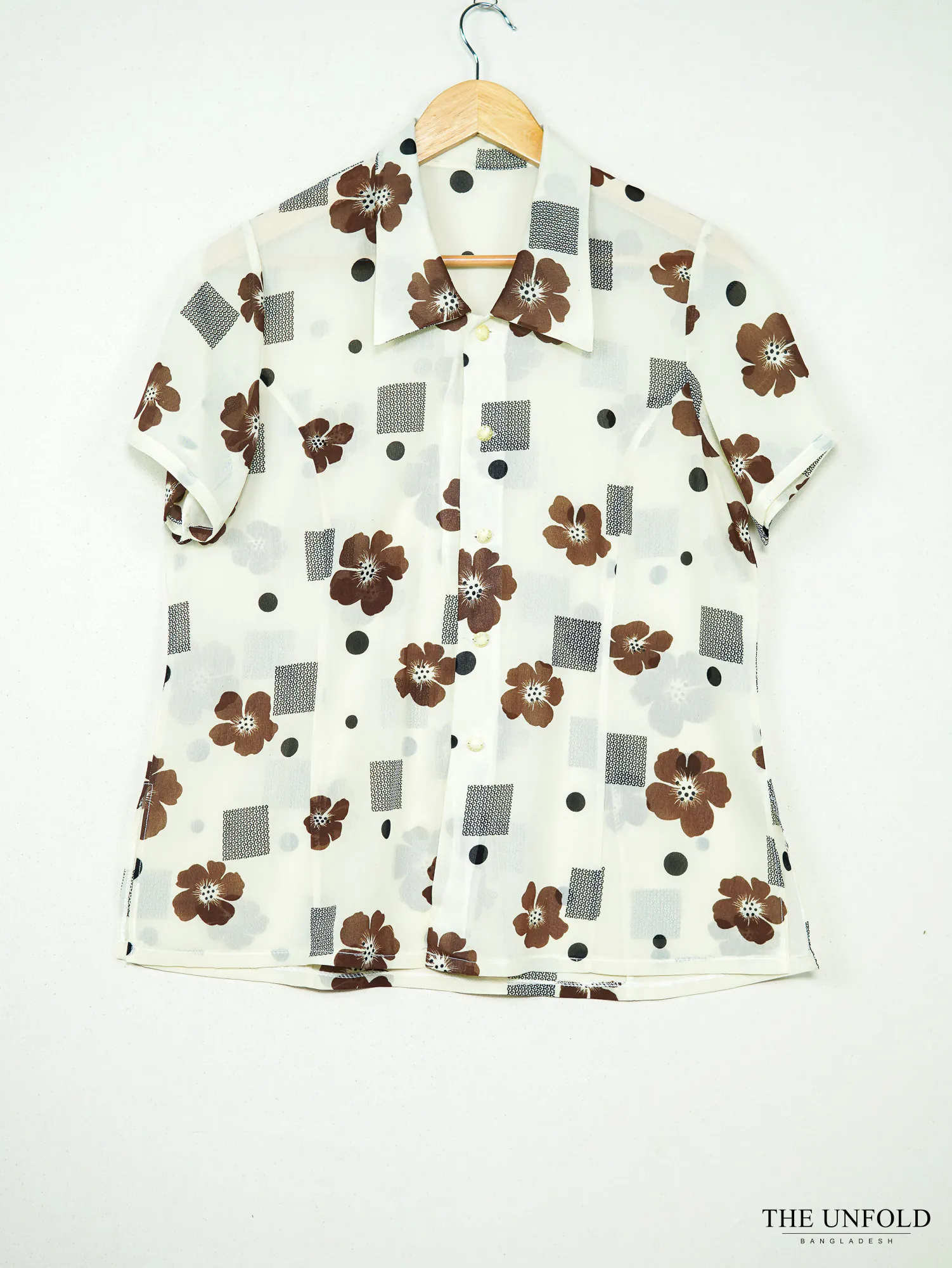 Women's Off-white Printed Collared Short-Sleeve Shirt