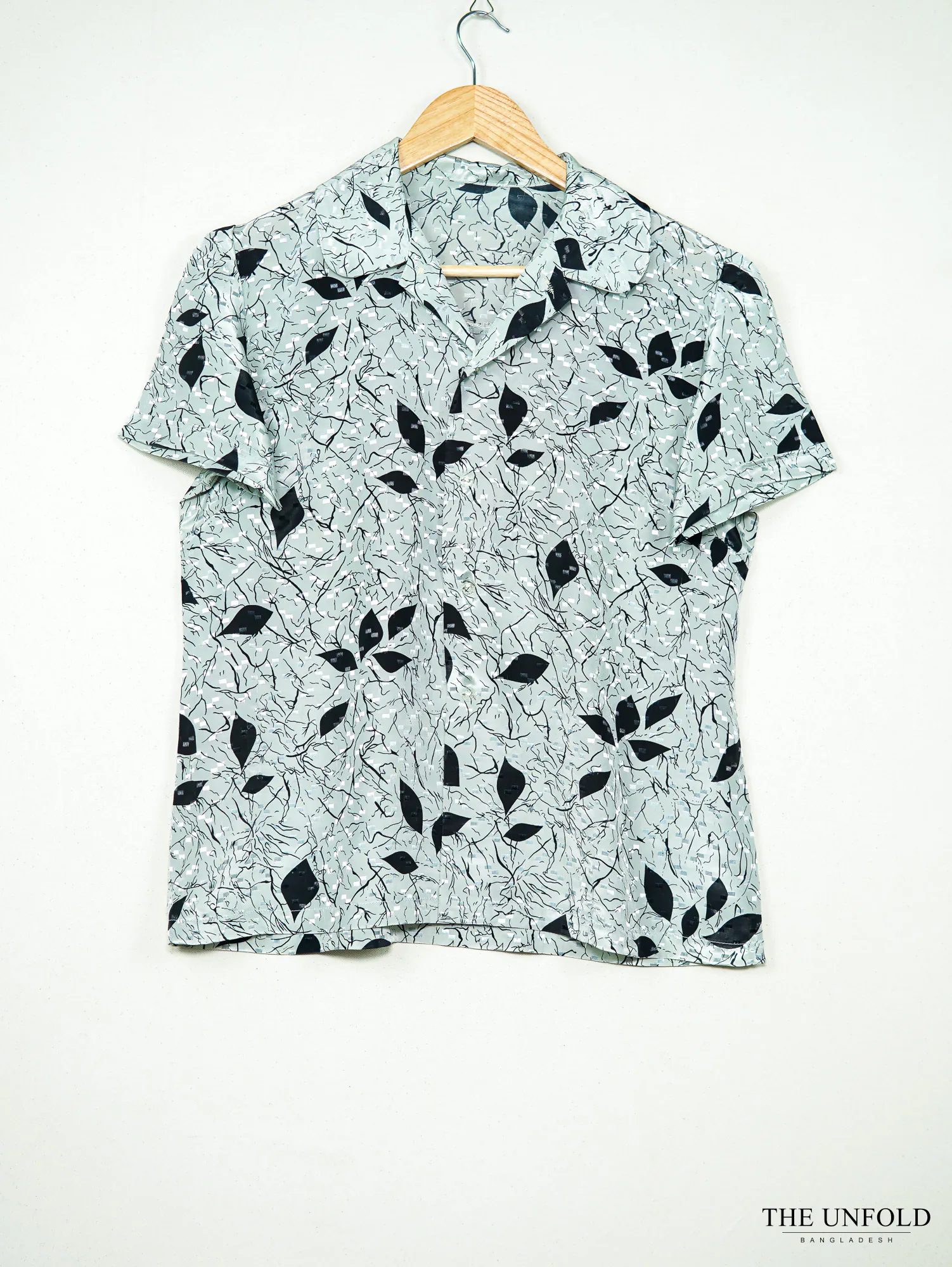 Women's Pale Teal Leaf Print Short Sleeve Button-Up Shirt