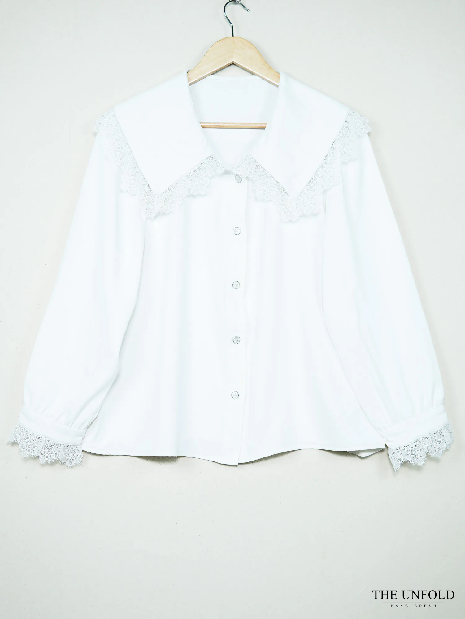 Women's White Peter Pan Collar Lace Trim Shirt