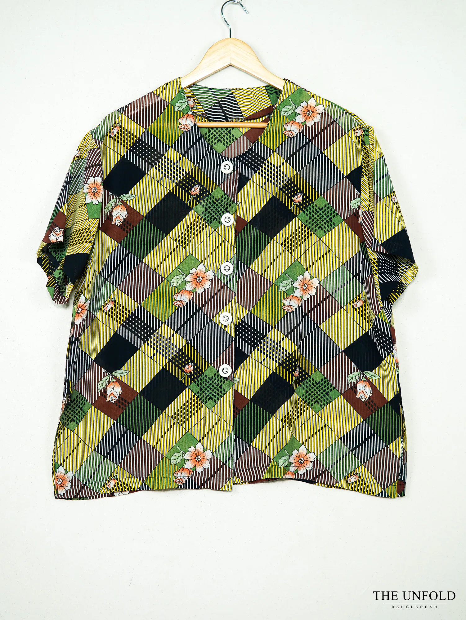 Women's Multicolor Floral & Geometric Short Sleeve Button-Front Shirt