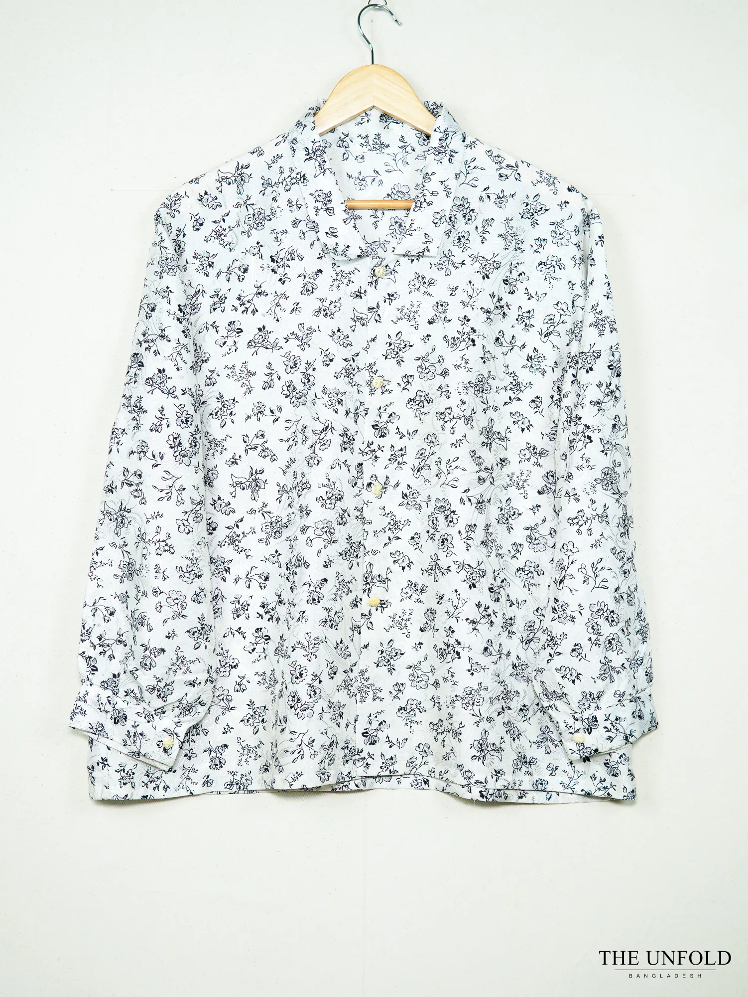 Women's White Floral Button-Front Shirt
