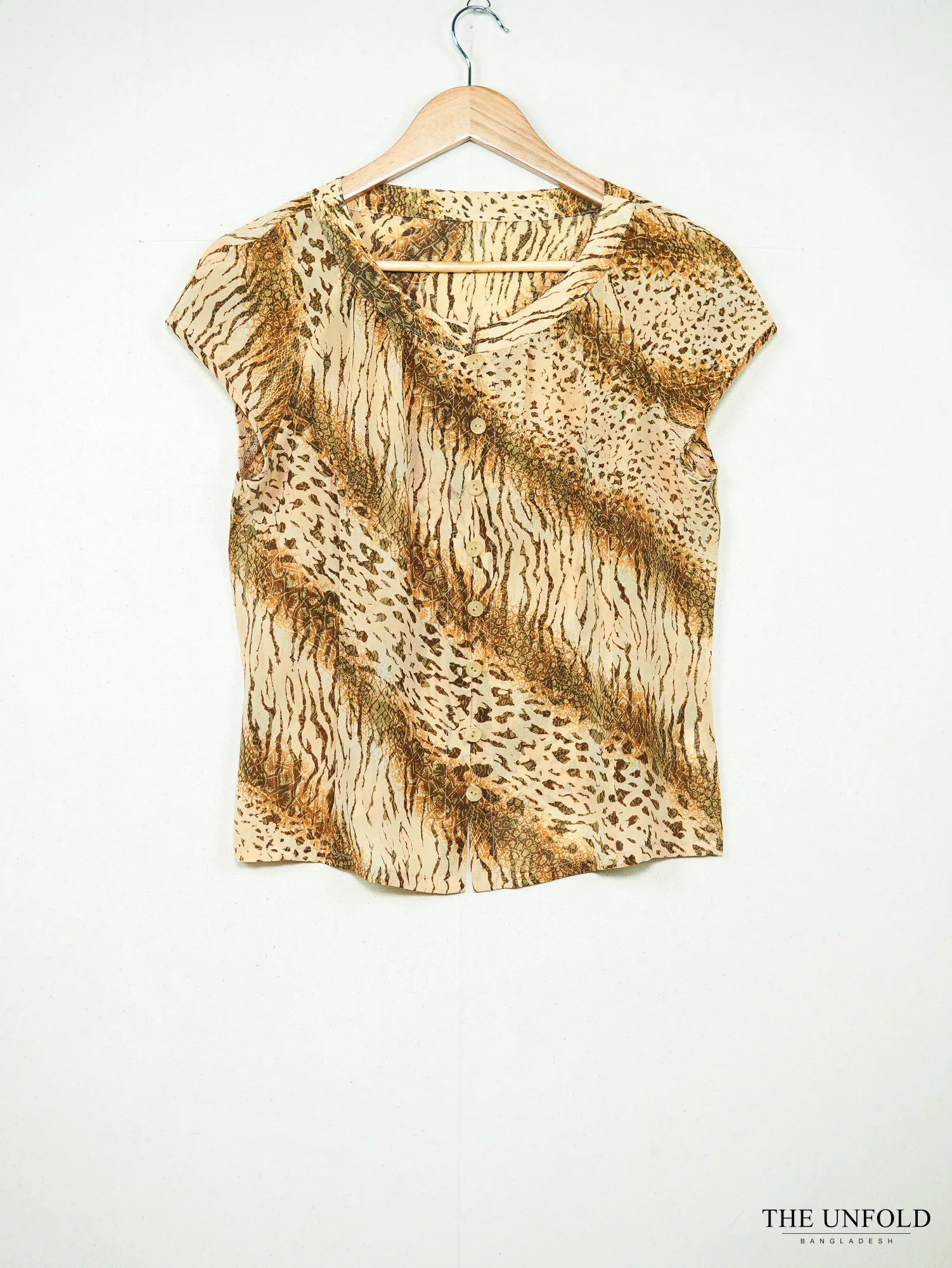 Women's Beige Printed Short Sleeve Button-Front Top