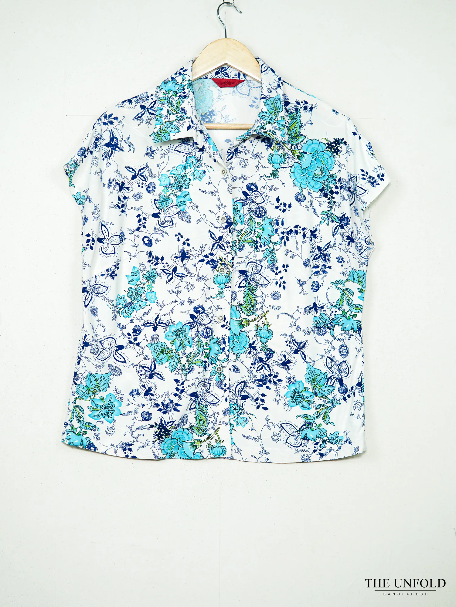 Women's White, Blue & Green Floral Print Short Sleeve Button-Up Shirt